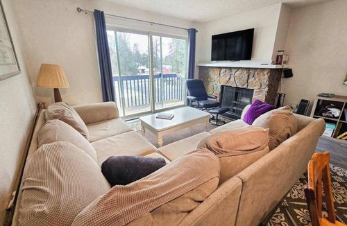 Alyeska Condo | Olympic Loop 405S | Ski-In/Ski-Out Condo | Fireplace & Balcony