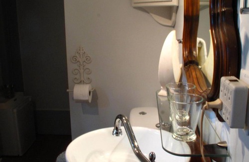 Wheatley Bed & Breakfast | Omstead's On Erie
