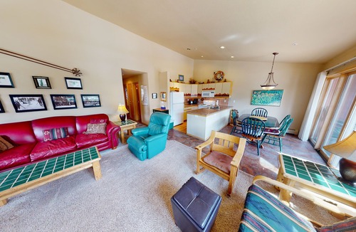 Mountain House Condo | On River Trail! End Unit Near Hot Tubs. Walk to Festivals, Dining, Shops