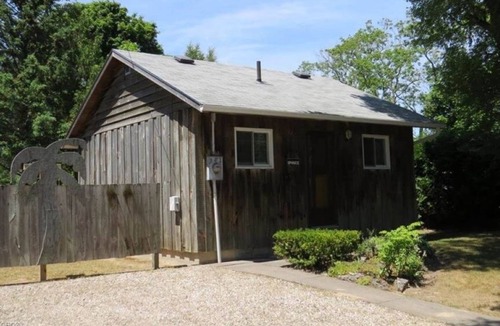 Sauble Beach Cottage | Open Concept 2 Bedroom Cottage Close To The Beach