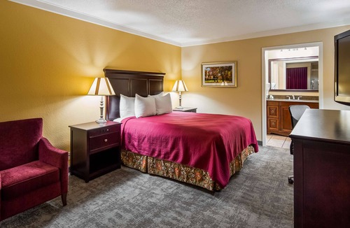 Eureka Springs Historic District Hotel | Osage Creek Lodge