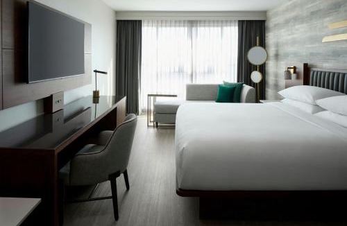 Byward Market - Parliament Hill Hotel | Ottawa Marriott Hotel