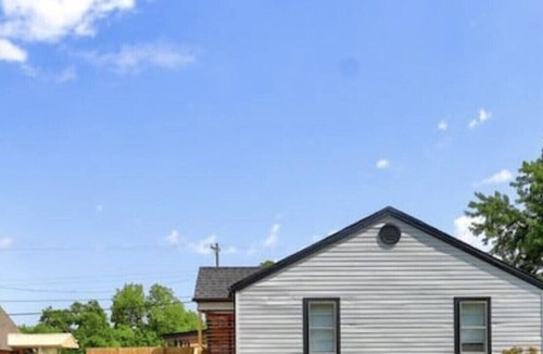 Norman House | OU-Walk to Main St- Big Deck- Patio -Fire Pit -Man Cave