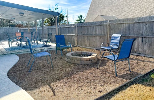 Norman House | OU-Walk to Main St- Big Deck- Patio -Fire Pit -Man Cave
