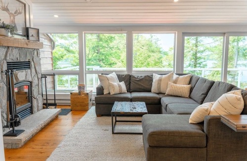 Bala Cottage | OvertheMoon Muskoka Bala Waterfront Retreat: Sauna