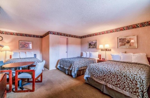 Mountain View Hotel | OZARK JUNCTION INN