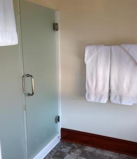 Downtown Skagway Hotel | Pack Train Inn