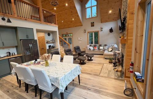 Lion's Head Ski Chalet | Pampered Bear's Den