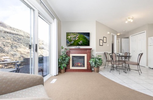 Lethbridge Apartment | Paradise Canyon Golf Resort - Luxury Condo M403
