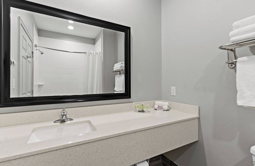 Paris Hotel | Paris Inn & Suites