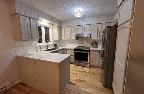 Saint-Hubert House | Park home conveniently located, surrounded by stores, groceries and amenities!