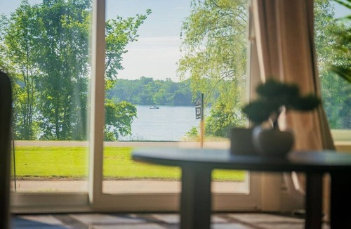 Niagara Falls Apartment | Parkway Boutique Suite A, 10 mins to Falls & Golf