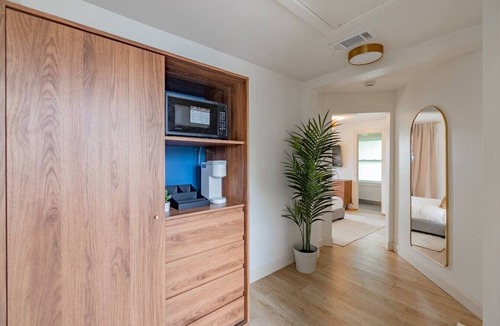 Niagara Falls Apartment | Parkway Boutique Suite 01, 10 mins to Falls & Golf