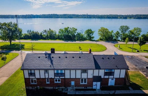 Niagara Falls Apartment | Parkway Boutique Suite B