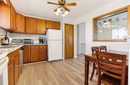 Scugog Cottage | Peaceful 6BR Getaway Near Port Perry | Sleeps 13 | BBQ & Scenic Views