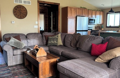 Williamsburg House | Peaceful and Cozy Country Retreat w/views