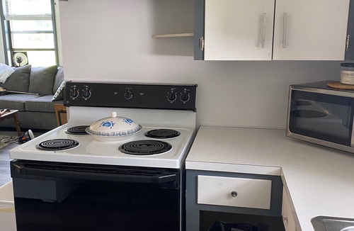 Marshall House | Peaceful and private one bedroom, one bathroom house in downtown Marshall