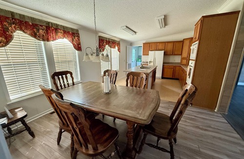 Utica House | Peaceful and relaxing in the country, large space, sleeps 6