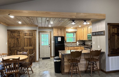 Mount Ida Cabin | Peaceful Cabin with WIFI & amazing star gazing views. No Pets Allowed.