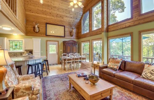 Greers Ferry House | Peaceful Greers Ferry Cabin w/Deck & Lake View!