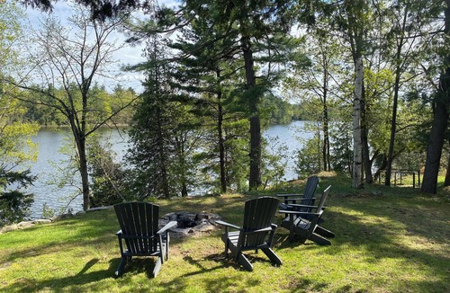 Frontenac Cottage | Peaceful Lakefront Retreat On Loughborough Lake