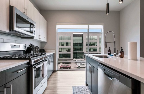 Highlands - Perkins House | Peaceful Modern Townhome | Water Campus