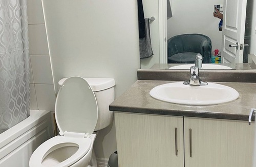 Long Branch Apartment | Peaceful- One Bed Separate Unit (Lakeshore Etobicoke)