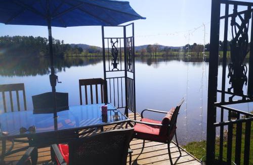 Renfrew County House | Peaceful restful & fun on the water