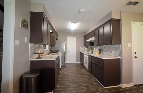 Longview House | Peaceful Small-Town Retreat with Everything Just Minutes Away