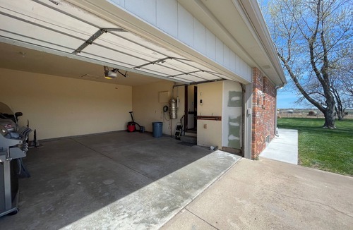 Hutchinson House | Peaceful Spacious Country house only 8 mins from the Kansas State Fairgrounds