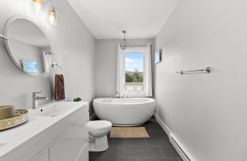 Downtown St. John's House | Pennywell Prestige 3BR 25BA Garage
