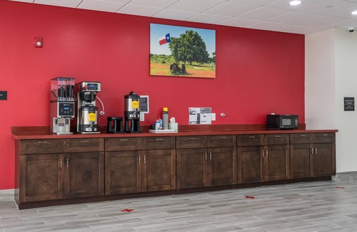 Katy Hotel | Perfect for Groups! 3 Relaxing Units with Free Parking and Free Breakfast!