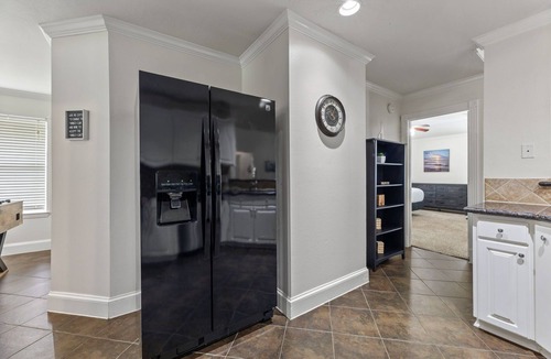 Barker Villa | Perfect Harmony - Near Stadiums, Airport & Downtown