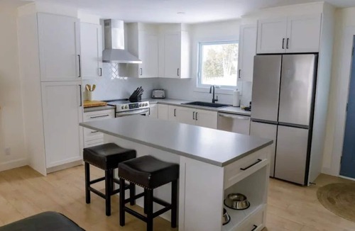 Knowlton House | Pet friendly entire home |The House on James