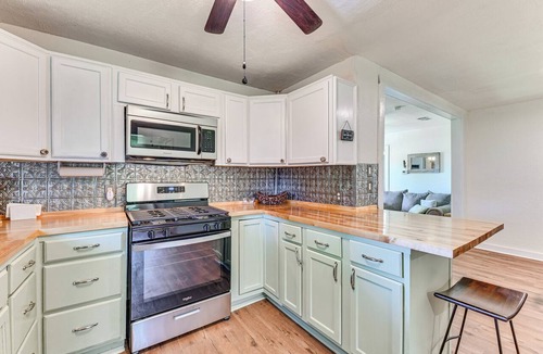 Aubrey House | Pet-Friendly Home w/1-Acre Yard in Aubrey