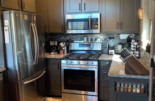 Eureka Springs Cabin | Pet Friendly, Hot Tub, Fenced In Yard, Lake Access