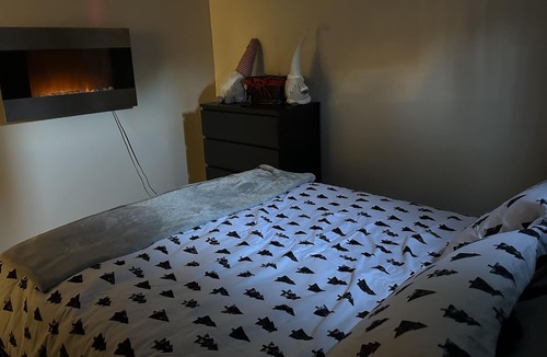 Centennial Park Apartment | Pet friendly private basement near airport