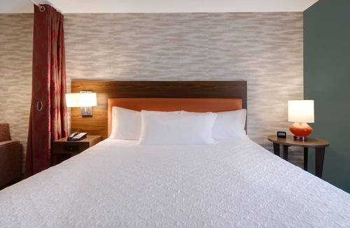 University Hotel | Pet-Friendly Suite w/Full Kitchen at Waco's Core Attractions
