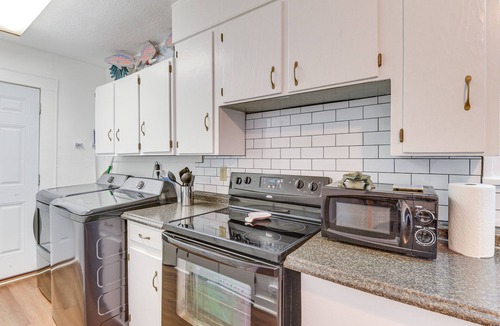 Sayles Blvd. Area House | Pet-Friendly Texas Abode w/ Patio & Fenced-In Yard