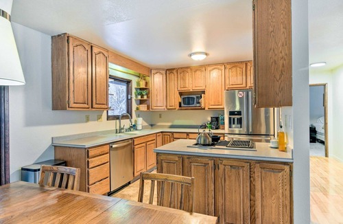 Turnagain House | Pet Friendly West Anchorage Home Near Airport! by RedAwning