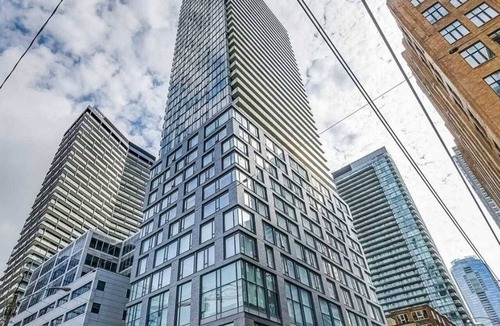 Downtown Toronto Apartment | Peter Street Downtown Toronto Suites