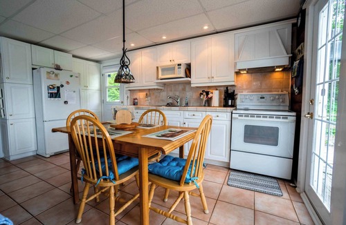 Gravenhurst House | Pine Lake Osprey Ontario