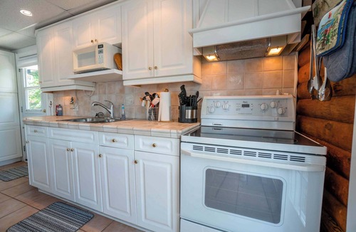 Gravenhurst House | Pine Lake Osprey Ontario