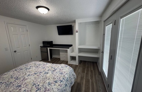 St. Joseph Apartment | Pleasant 1-bedroom apartment A with AC in Saint Joseph