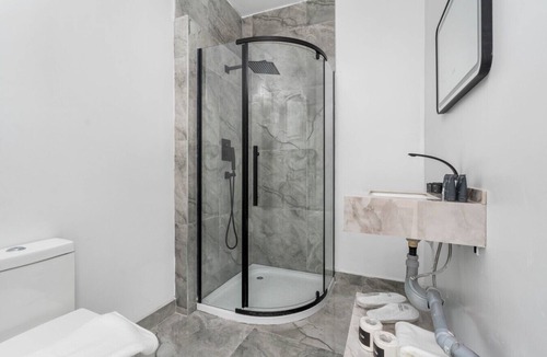 West Queen West Hotel | Plush Hotel - Double suite/Downtown Toronto