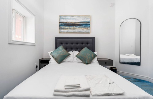 West Queen West Hotel | Plush Hotel - Double suite/Downtown Toronto