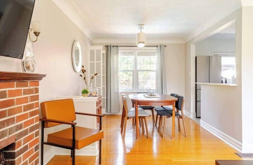 Burlington House | Pool | 2 living rms | Families