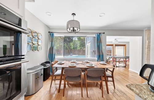Irving House | Pool, Hot Tub, Mini golf & 2 Game Rooms Retreat Near AT&T And Six Flags
