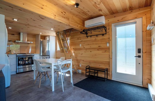 Saint-Alphonse-Rodriguez Ski Chalet | Pool, Spa, Private Lake & EV | Chalet Hello