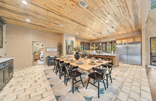 Pickens Cabin | Pool Sauna Pickleball/Basketball Turf Field Game Room Sleeps 26